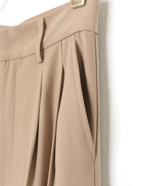 andme（アンドミー）の「とろみハイウエスト2タックワイドパンツ（スラックス・レディース・ブラック/アイボリー/グレー/ダークベージュ/スモークピンク/ネイビー/ブラウン/グレイッシュベージュ/パープル・M/L）」の21枚目の写真