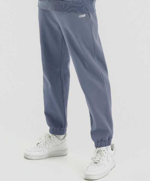 FCMM(エフシーエムエム)の「CLUB ESSENTIAL SWEAT PANTS/クラブエッセンシャルスウェットパンツ(スウェットパンツ・メンズ・ワインレッド/ブラック/ライトグリーン/アイボリー/グレー/ブルーグレー/ライラック・MEDIUM/LARGE)」の3枚目の写真