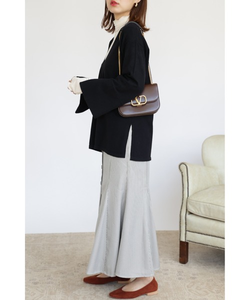 &. NOSTALGIA(アンドドットノスタルジア)の「【ZOZO限定】ディープVネックニットプルオーバー(ニット/セーター・レディース・ブラック/グレイッシュベージュ・FREE)」の20枚目の写真