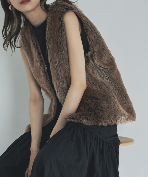 etoll.（エトル）の「フェイクファーマタギベスト（ベスト・レディース・ブラウン/グレイッシュベージュ・M）」の2枚目の写真