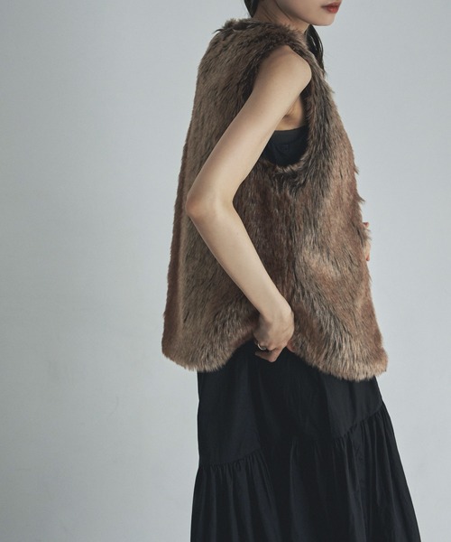 etoll.（エトル）の「フェイクファーマタギベスト（ベスト・レディース・ブラウン/グレイッシュベージュ・M）」の4枚目の写真