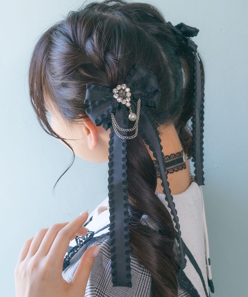 ROJITA（ロジータ）の「チェーン付きフリルリボンロングクリップSET（バレッタ/ヘアクリップ・レディース・ブラック/ボルドー・FREE）」の2枚目の写真