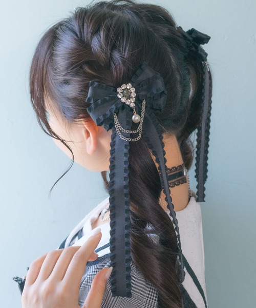 ROJITA（ロジータ）の「チェーン付きフリルリボンロングクリップSET（バレッタ/ヘアクリップ・レディース・ブラック/ボルドー・FREE）」の9枚目の写真