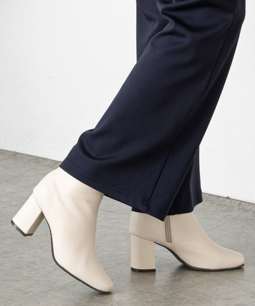 COLONY 2139（コロニートゥーワンスリーナイン）の「スクエアトゥショートブーツ（ブーツ・レディース・ダークブラウン/アイボリー/ブラック・SMALL/MEDIUM/LARGE）」の2枚目の写真