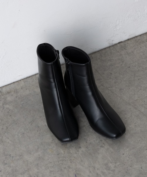 COLONY 2139（コロニートゥーワンスリーナイン）の「スクエアトゥショートブーツ（ブーツ・レディース・ダークブラウン/アイボリー/ブラック・SMALL/MEDIUM/LARGE）」の11枚目の写真