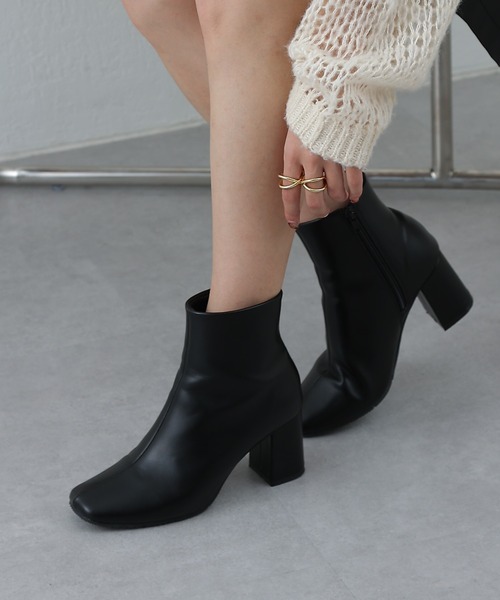 COLONY 2139（コロニートゥーワンスリーナイン）の「スクエアトゥショートブーツ（ブーツ・レディース・ダークブラウン/アイボリー/ブラック・SMALL/MEDIUM/LARGE）」の12枚目の写真