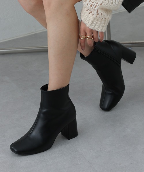 COLONY 2139（コロニートゥーワンスリーナイン）の「スクエアトゥショートブーツ（ブーツ・レディース・ダークブラウン/アイボリー/ブラック・SMALL/MEDIUM/LARGE）」の15枚目の写真