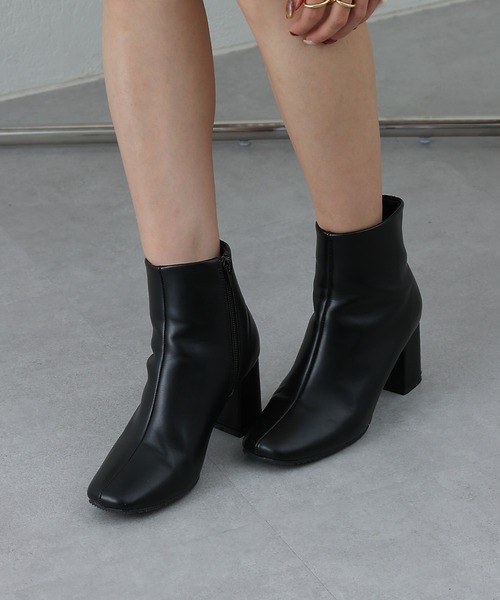 COLONY 2139（コロニートゥーワンスリーナイン）の「スクエアトゥショートブーツ（ブーツ・レディース・ダークブラウン/アイボリー/ブラック・SMALL/MEDIUM/LARGE）」の14枚目の写真