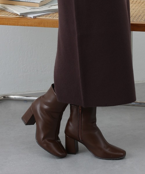 COLONY 2139（コロニートゥーワンスリーナイン）の「スクエアトゥショートブーツ（ブーツ・レディース・ダークブラウン/アイボリー/ブラック・SMALL/MEDIUM/LARGE）」の20枚目の写真