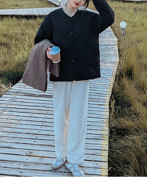 by muni:r（バイ ムニール）の「ノーカラーキルティングダウンジャケット（ダウンジャケット/コート・レディース・カーキブラウン/アイボリー/ブラック・FREE）」の12枚目の写真