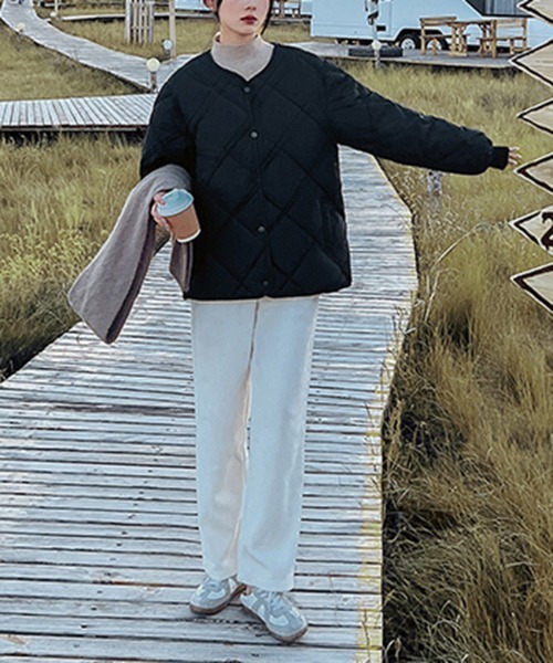 by muni:r（バイ ムニール）の「ノーカラーキルティングダウンジャケット（ダウンジャケット/コート・レディース・カーキブラウン/アイボリー/ブラック・FREE）」の16枚目の写真