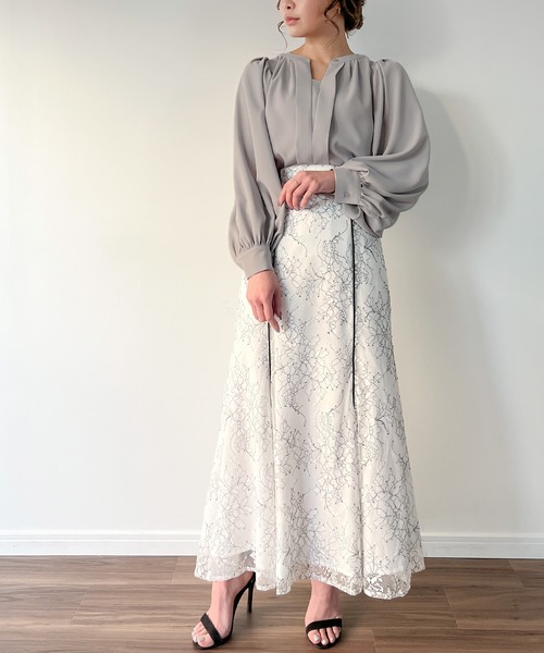 junoah(ジュノア)の「フロントタックボリュームスリーブブラウス(シャツ/ブラウス・レディース・ブラック/ブルーグレー/ライトグレー/ホワイト・MEDIUM/LARGE/X-LARGE)」の13枚目の写真