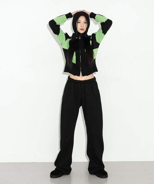 FOLLOWIN（フォロウィン）の「スクエアハーフジップアップニットカーディガン（カーディガン/ボレロ・レディース・ブラック/ベージュ/グリーン・FREE）」の18枚目の写真