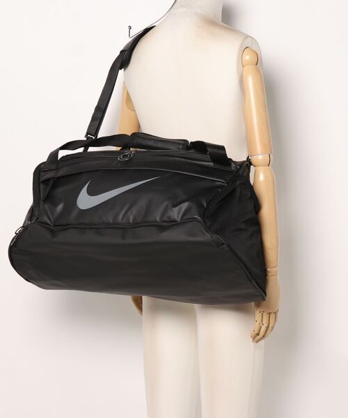 NIKE（ナイキ）の「《NIKEアパレル》ﾌﾞﾗｼﾞﾘｱ M WNTRZD ﾀﾞｯﾌﾙ（ドラムバッグ・メンズ・ブラック・フリー）」の4枚目の写真