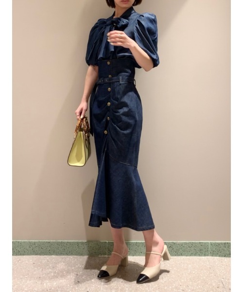 SNIDEL(スナイデル)の「フロントボタンハイウエストスカート(スカート・レディース・ブラック/インディゴブルー/ドット・0/1)」の8枚目の写真