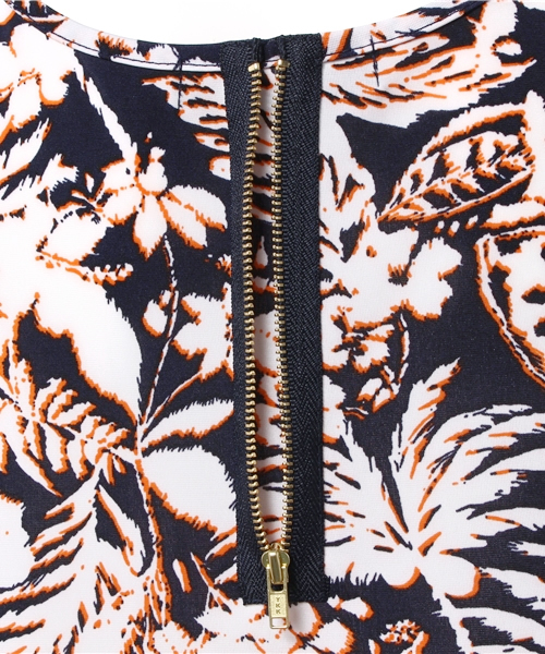 AZUL by moussy（アズールバイマウジー）の「エスパンディアロハ柄ZIPゆるタンク（タンクトップ・レディース・ホワイト系その他/ダークネイビー・LARGE/SMALL/MEDIUM）」の5枚目の写真