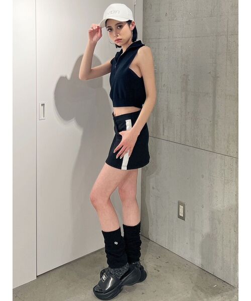 GYDA(ジェイダ)の「【WEB限定】PUFFERサンダル(サンダル・レディース・オフホワイト/ブラック・SMALL/MEDIUM/LARGE)」の6枚目の写真