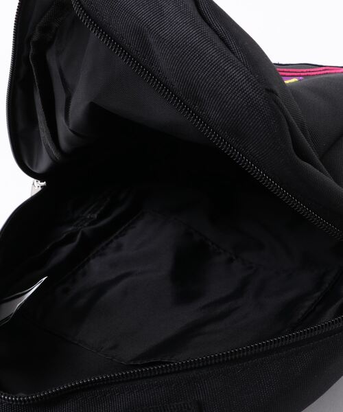 X-girl Stages(エックスガールステージス)の「カラフルロゴミニバックパック(バックパック/リュック・キッズ・ブラック/ピンク・FREE)」の3枚目の写真
