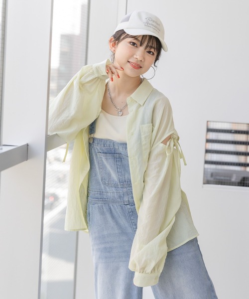 repipi armario（レピピ アルマリオ）の「カタアキリボンルーズシャツ（シャツ/ブラウス・キッズ・ホワイト/サックスブルー/コーラルピンク/イエロー系/ブラック/アイボリー・MEDIUM/LARGE）」の5枚目の写真