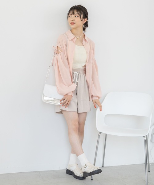 repipi armario（レピピ アルマリオ）の「カタアキリボンルーズシャツ（シャツ/ブラウス・キッズ・ホワイト/サックスブルー/コーラルピンク/イエロー系/ブラック/アイボリー・MEDIUM/LARGE）」の8枚目の写真