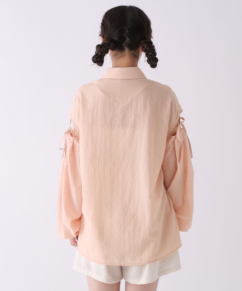 repipi armario（レピピ アルマリオ）の「カタアキリボンルーズシャツ（シャツ/ブラウス・キッズ・ホワイト/サックスブルー/コーラルピンク/イエロー系/ブラック/アイボリー・MEDIUM/LARGE）」の14枚目の写真