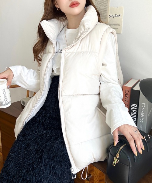 moment+(モーメントプラス)の「ビッグファスナーファイバーダウンベスト(ダウンベスト・レディース・アイボリー/ブラック・FREE)」の5枚目の写真