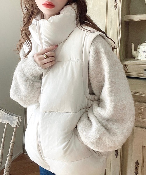 moment+(モーメントプラス)の「ビッグファスナーファイバーダウンベスト(ダウンベスト・レディース・アイボリー/ブラック・FREE)」の16枚目の写真