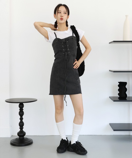 FOLLOWIN（フォロウィン）の「コルセットデニムキャミワンピース（ワンピース・レディース・ブルー/ブラック・FREE）」の13枚目の写真