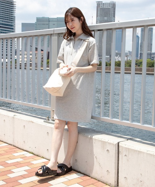 Honeys(ハニーズ)の「パデッドフラットサンダル(サンダル・レディース・ホワイト/ブラック・S/M/L)」の12枚目の写真