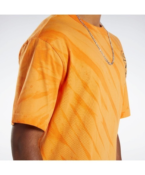 Reebok（リーボック）の「ブロックパーティー Tシャツ / CL BLOCK PARTY TEE（Tシャツ/カットソー・メンズ・アイボリー/オレンジ/ダークグレー・LARGE/MEDIUM/SMALL/X-LARGE/XX-LARGE/XXX-LARGE）」の14枚目の写真