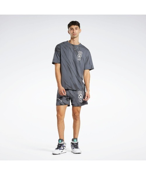 Reebok（リーボック）の「ブロックパーティー Tシャツ / CL BLOCK PARTY TEE（Tシャツ/カットソー・メンズ・アイボリー/オレンジ/ダークグレー・LARGE/MEDIUM/SMALL/X-LARGE/XX-LARGE/XXX-LARGE）」の8枚目の写真