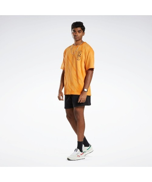 Reebok（リーボック）の「ブロックパーティー Tシャツ / CL BLOCK PARTY TEE（Tシャツ/カットソー・メンズ・アイボリー/オレンジ/ダークグレー・LARGE/MEDIUM/SMALL/X-LARGE/XX-LARGE/XXX-LARGE）」の11枚目の写真