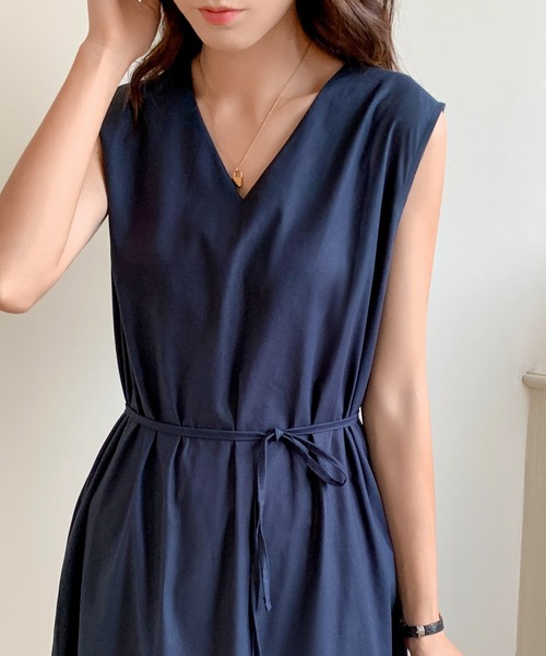 EPICKS（エピックス）の「Ｖネックリネンタッチロングワンピース（ワンピース・レディース・ベージュ/ネイビー/ブラック/アイボリー・FREE）」の4枚目の写真