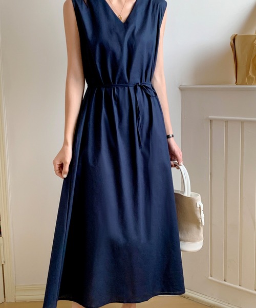 EPICKS（エピックス）の「Ｖネックリネンタッチロングワンピース（ワンピース・レディース・ベージュ/ネイビー/ブラック/アイボリー・FREE）」の7枚目の写真