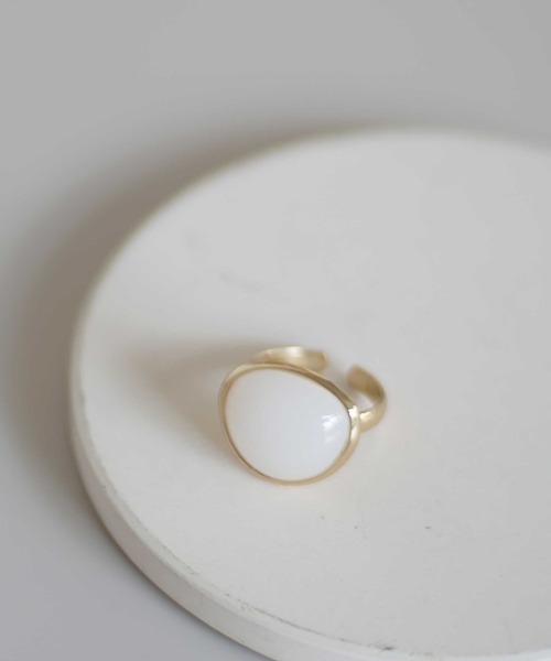 dictionary（ディクショナリー）の「カラー ストーン リング 【 DICTIONARY / ディクショナリー 】（リング・レディース・ホワイト/ブラック/ダークブラウン/ブラウン/レッド/シルバー/オレンジ/アイボリー/エメラルド/ブラウン系/ゴールド/ナチュラル・FREE/15号）」の2枚目の写真