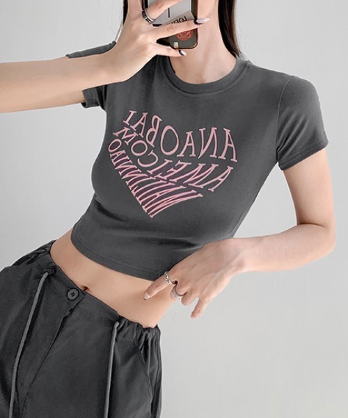 Vipoa(ヴィポア)の「ハートロゴクロップドTシャツ(Tシャツ/カットソー・レディース・ピンク/ホワイト/グレー/ブラック・FREE)」の13枚目の写真