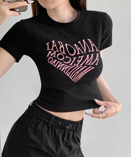 Vipoa(ヴィポア)の「ハートロゴクロップドTシャツ(Tシャツ/カットソー・レディース・ピンク/ホワイト/グレー/ブラック・FREE)」の5枚目の写真