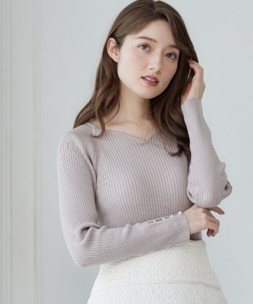 12Twelve Agenda（トゥエルブ　アジェンダ）の「【ロングセラー】ハートネック袖口アソートパールリブニットプルオーバー（ニット/セーター・レディース・ブラック/オフホワイト/ブルー/チャコールグレー/ピンク/ベージュ/オレンジ/ラベンダー・M）」の4枚目の写真