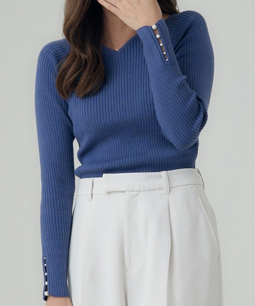 12Twelve Agenda（トゥエルブ　アジェンダ）の「【ロングセラー】ハートネック袖口アソートパールリブニットプルオーバー（ニット/セーター・レディース・ブラック/オフホワイト/ブルー/チャコールグレー/ピンク/ベージュ/オレンジ/ラベンダー・M）」の5枚目の写真