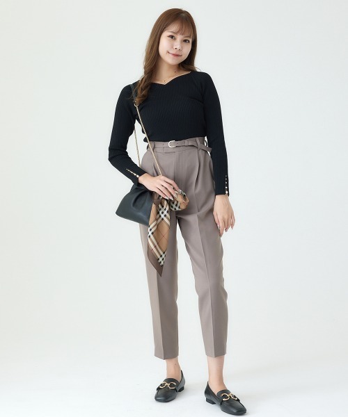 12Twelve Agenda（トゥエルブ　アジェンダ）の「【ロングセラー】ハートネック袖口アソートパールリブニットプルオーバー（ニット/セーター・レディース・ブラック/オフホワイト/ブルー/チャコールグレー/ピンク/ベージュ/オレンジ/ラベンダー・M）」の10枚目の写真