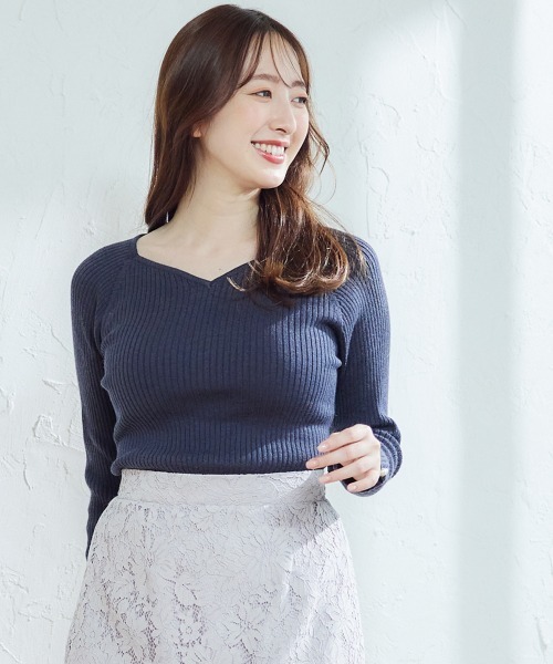 12Twelve Agenda（トゥエルブ　アジェンダ）の「【ロングセラー】ハートネック袖口アソートパールリブニットプルオーバー（ニット/セーター・レディース・ブラック/オフホワイト/ブルー/チャコールグレー/ピンク/ベージュ/オレンジ/ラベンダー・M）」の13枚目の写真