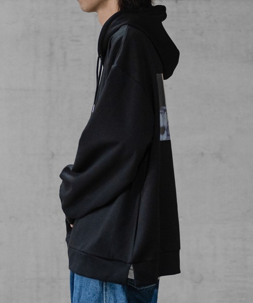 Naive magic（ナイーブマジック）の「【1】シルクタッチダンボールニット バックフォトプリント HOODIE（パーカー・メンズ・ブラック/ブルー/グレイッシュベージュ/ホワイト・LARGE/MEDIUM）」の9枚目の写真