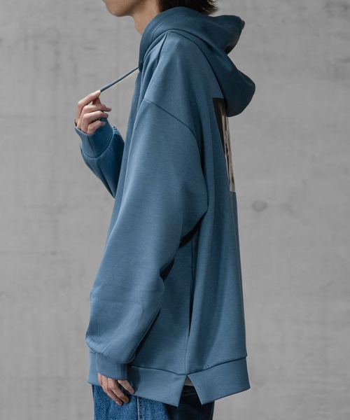 Naive magic（ナイーブマジック）の「【1】シルクタッチダンボールニット バックフォトプリント HOODIE（パーカー・メンズ・ブラック/ブルー/グレイッシュベージュ/ホワイト・LARGE/MEDIUM）」の15枚目の写真