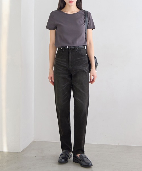 CHAN ME(チャンミ)の「テーパードデニムパンツ【ショート丈】(デニムパンツ・レディース・ダークネイビー/インディゴブルー/ブルー/ブラック系その他/アイボリー/ライトブルー/ブラック/サックスブルー・MEDIUM/LARGE/X-LARGE/X-SMALL/SMALL)」の3枚目の写真
