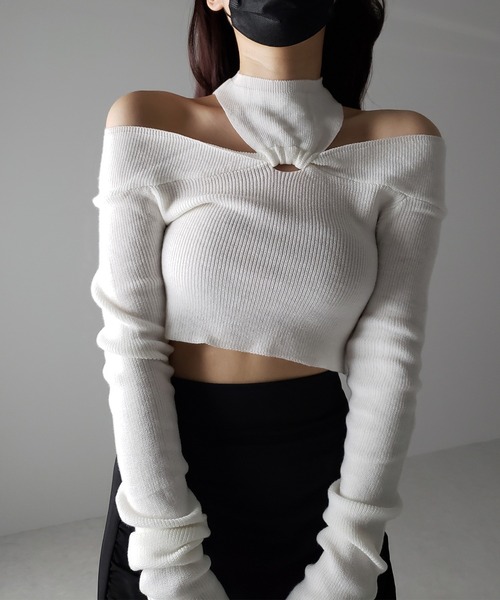 me+em select(ミームセレクト)の「【 5color 】カットアウトオフショルショートリブニット ※※(ニット/セーター・レディース・ホワイト/ブラック/ブラウン/チャコール/グレー・FREE)」の1枚目の写真