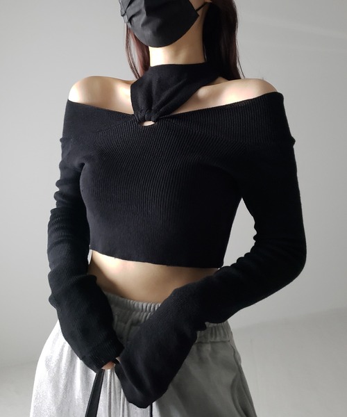 me+em select(ミームセレクト)の「【 5color 】カットアウトオフショルショートリブニット ※※(ニット/セーター・レディース・ホワイト/ブラック/ブラウン/チャコール/グレー・FREE)」の2枚目の写真