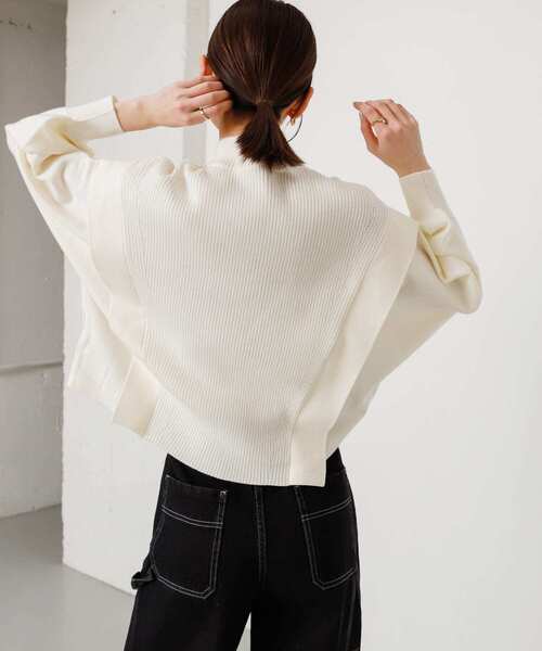 SENSE OF PLACE by URBAN RESEARCH（センスオブプレイスバイアーバンリサーチ）の「ストレッチショルダータックセーター（ニット/セーター・レディース・オフホワイト/ブラック/オレンジ/グレー/ライトブルー・ONE）」の14枚目の写真