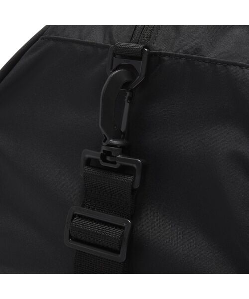 NIKE(ナイキ)の「ナイキ ジム クラブ ダッフルバッグ (24L) / Nike Gym Club Duffel Bag (24L)(ボストンバッグ・レディース・ブラック/ピンクベージュ・ONE SIZE)」の11枚目の写真