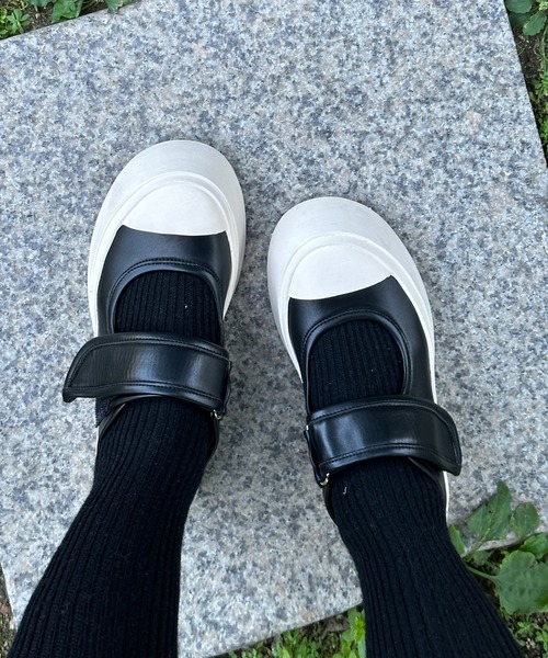 by muni:r（バイ ムニール）の「バイカラーラウンドサンダル（サンダル・レディース・ブラック/ブラウン・24.5cm/24.0cm/23.5cm/23.0cm）」の14枚目の写真