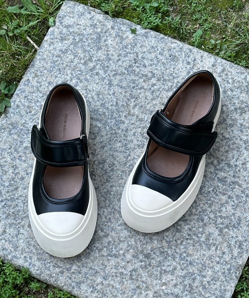 by muni:r（バイ ムニール）の「バイカラーラウンドサンダル（サンダル・レディース・ブラック/ブラウン・24.5cm/24.0cm/23.5cm/23.0cm）」の18枚目の写真